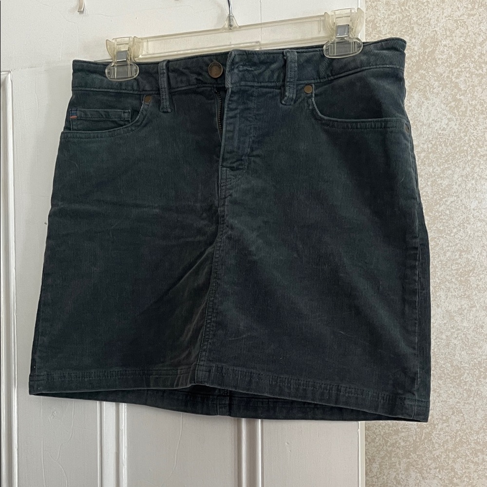 Patagonia Classic Corduroy Skirt. Size 6. Medium Blue.